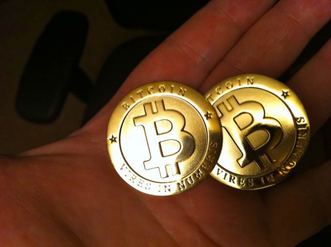 Bitcoins físicas (moneda fuera del sistema) por Zach Copley